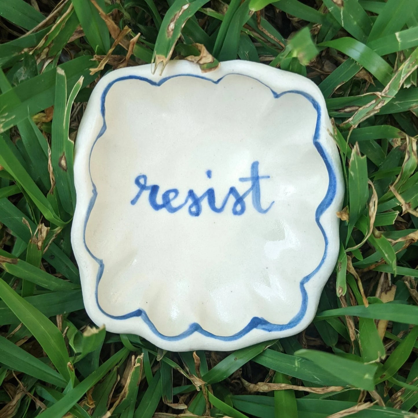 Resist Pinch Pot